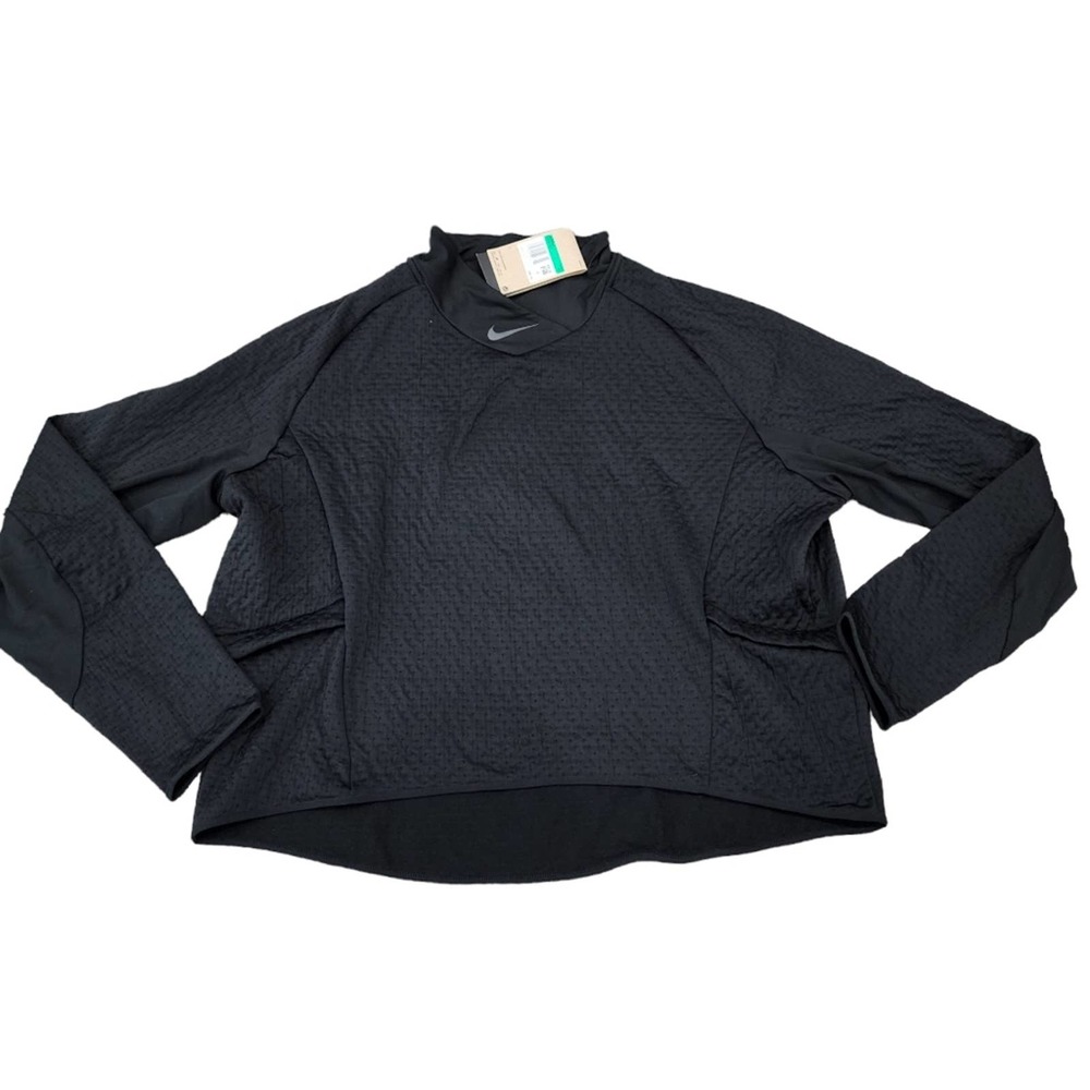 NWT Nike women's therma fit top